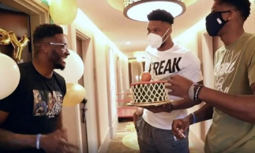 Η έκπληξη του Γιάννη Αντετοκούνμπο για τα γενέθλια του Θανάση